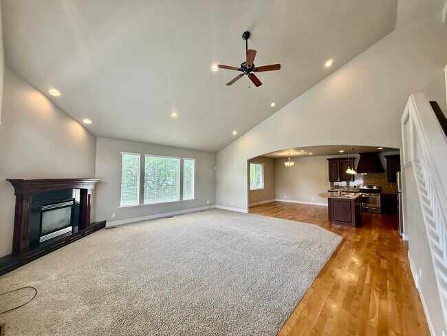 Building Photo - 2034 E 4500 S