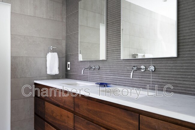 Building Photo - 3820 Argyle Terrace NW