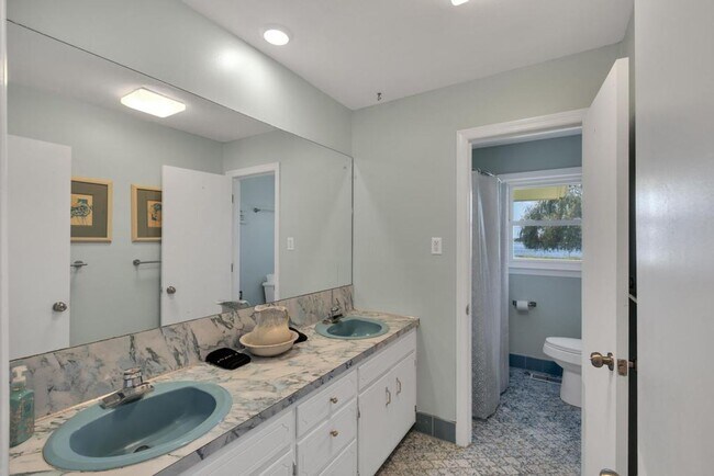 Building Photo - Fully Furnished Short Term Rental! Intercoastal Waterway!