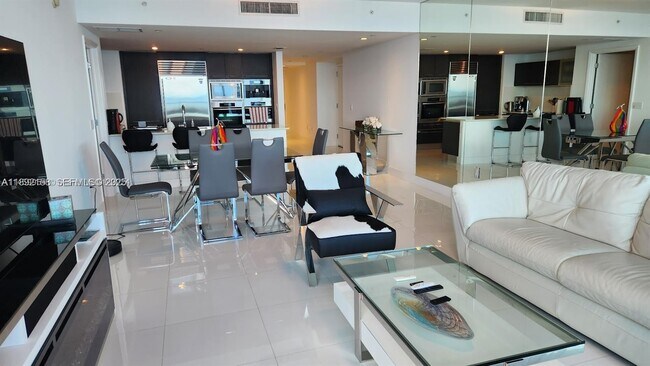 Building Photo - 17001 Collins Ave