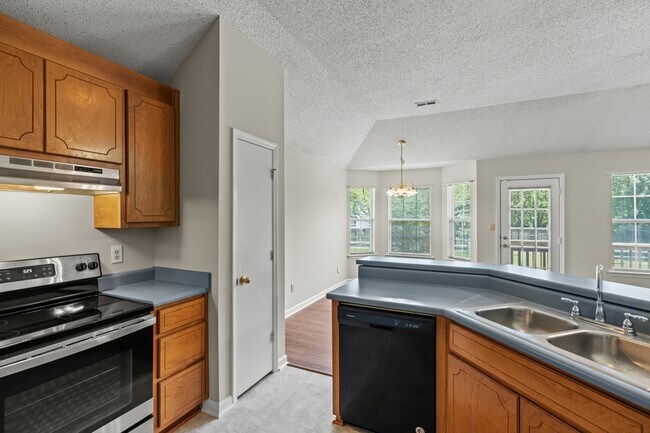 Building Photo - 100 River Oaks Dr