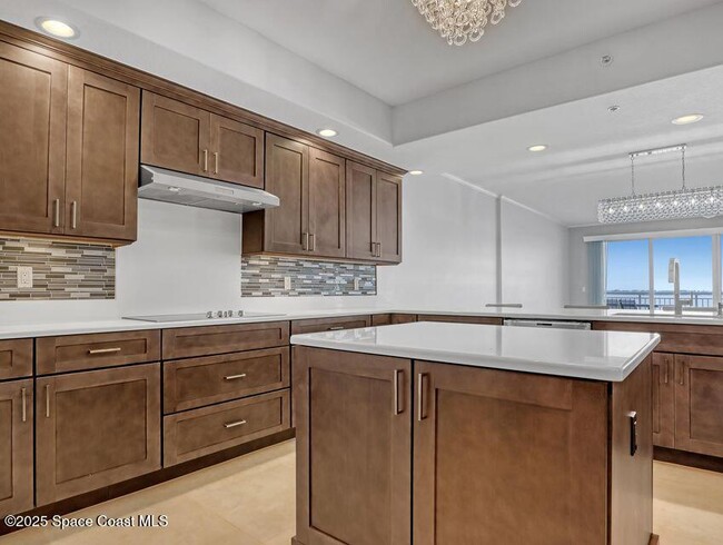 Building Photo - 1435 S Harbor City Blvd