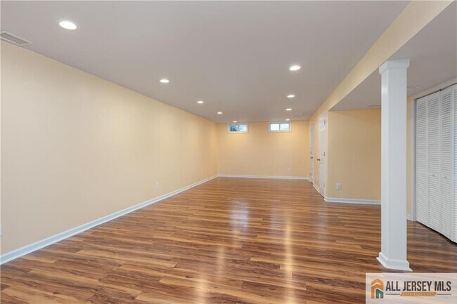 Building Photo - 14 Wilkinson Way