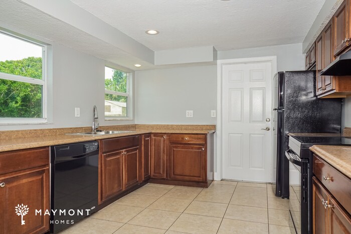 Building Photo - 3834 San Luis Dr