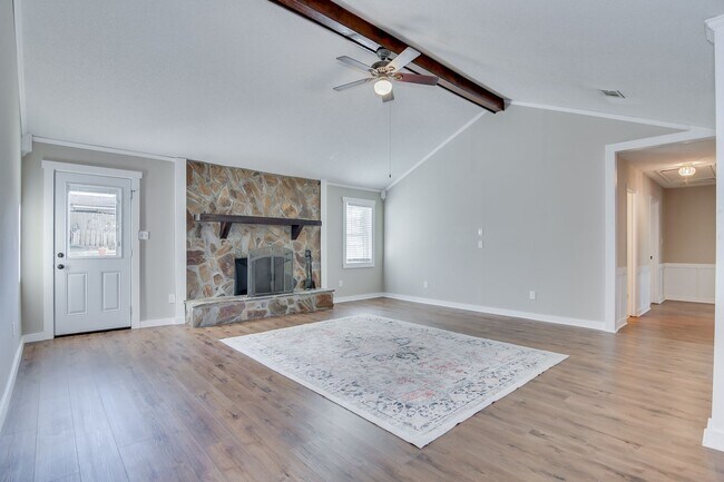 Building Photo - 4 Bedroom Ranch in Columbia County