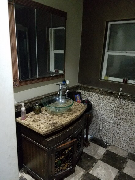 Building Photo - 11034 Landale St