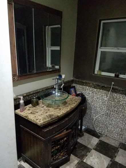 Building Photo - 1111 Landale St