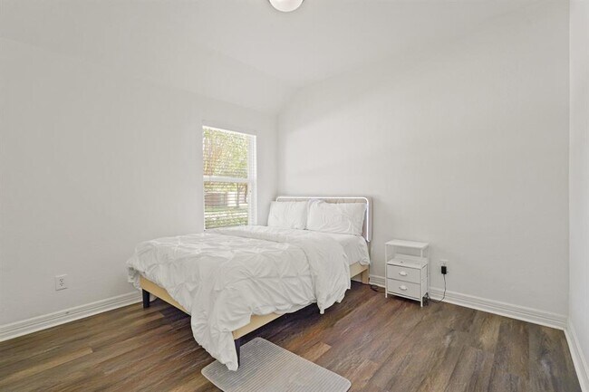 Building Photo - 9003 Creeks Gate Ct