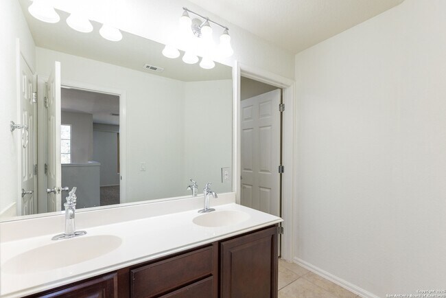 Building Photo - 12606 Texas Gold