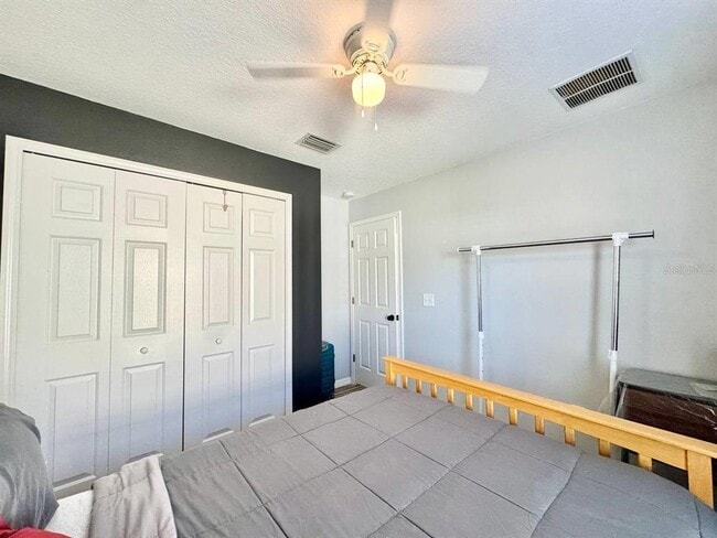 Building Photo - 30912 Bridgegate Dr