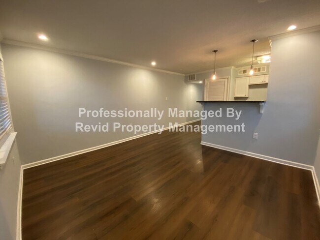 Building Photo - 36 N Auburndale St