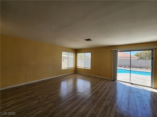 Building Photo - 8717 W Majestic Pine Ave