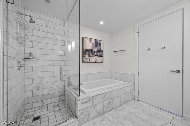 Building Photo - 4471 Dean Martin Dr