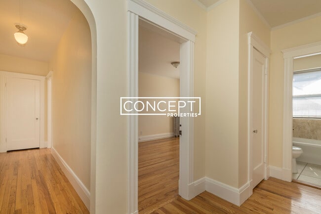 Building Photo - 123 Highland Ave