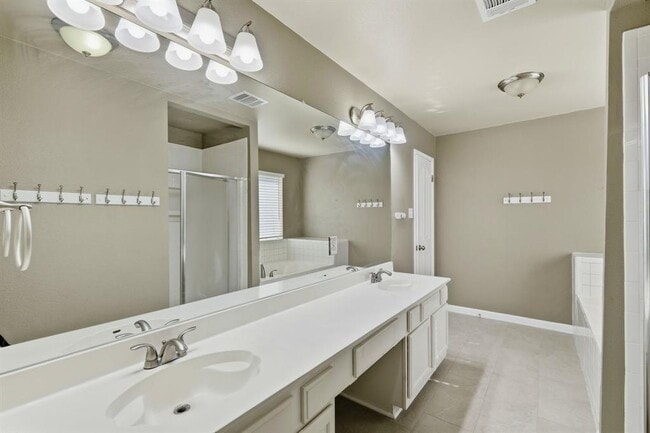 Building Photo - 2913 Winchester Dr