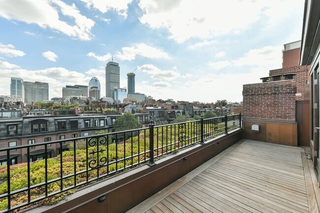Building Photo - 298 Beacon St