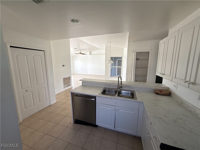 Building Photo - 809 Sea Urchin Cir