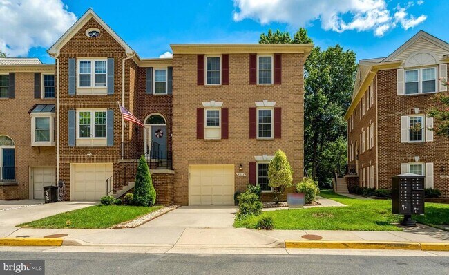 Building Photo - 5964 Norham Dr