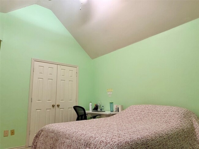 Building Photo - 1327 Barrington Dr