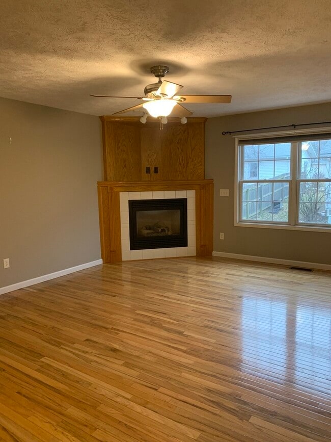 Building Photo - 1116 Doral Dr