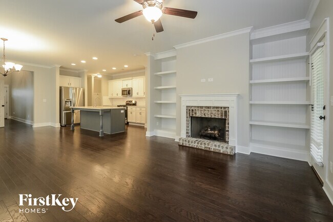 Building Photo - 1441 Valley Trace