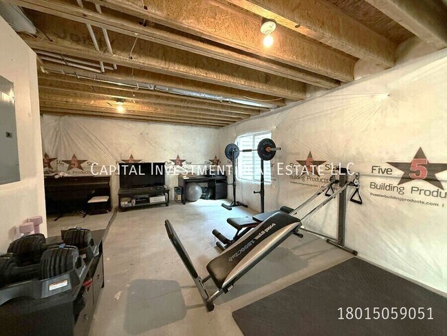 Building Photo - 4710 Breezy Patch Rd