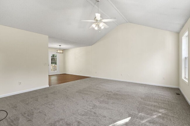 Building Photo - 3BR/2BA Home with Deck & Storage Shed in P...