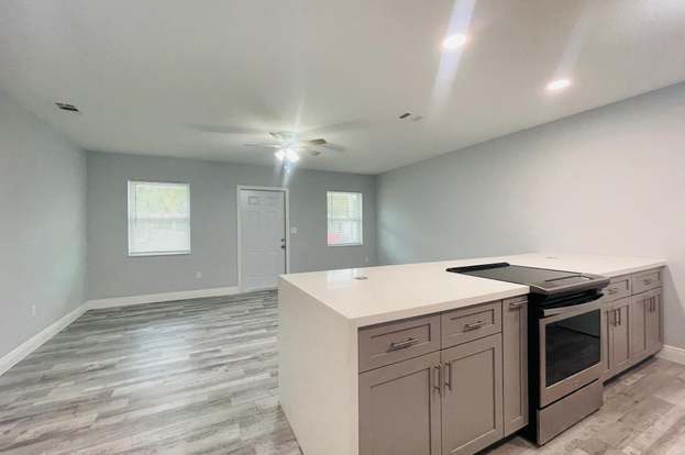 Building Photo - 716 Lund Cir