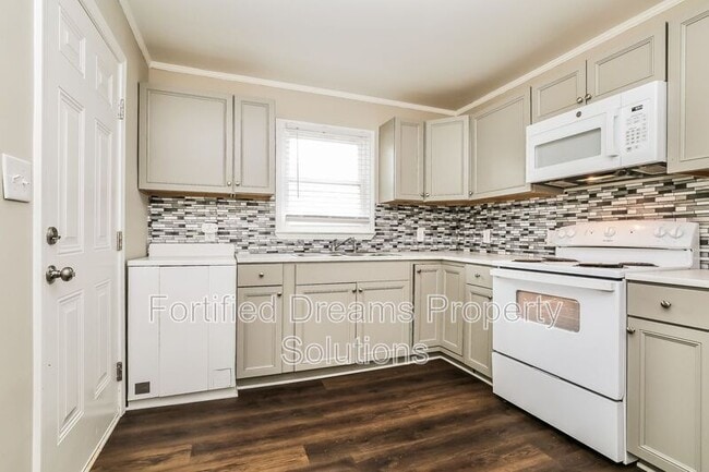 Building Photo - 401 Hobson St