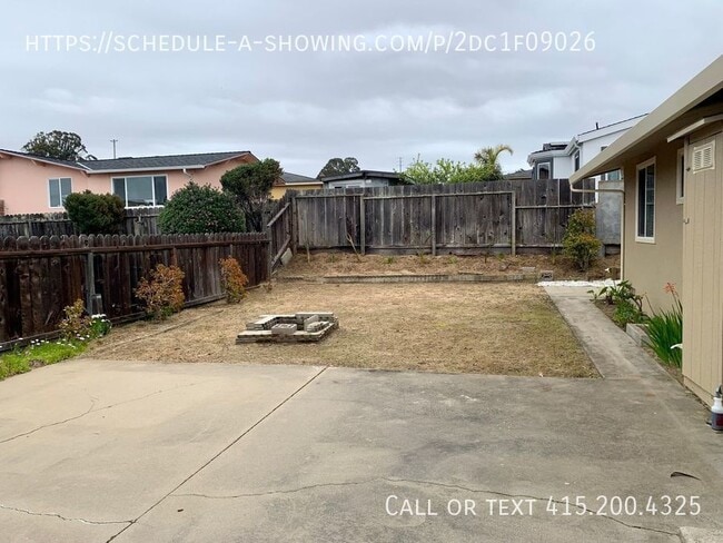 Building Photo - Spacious 3 Bedroom 2 bath in Seaside