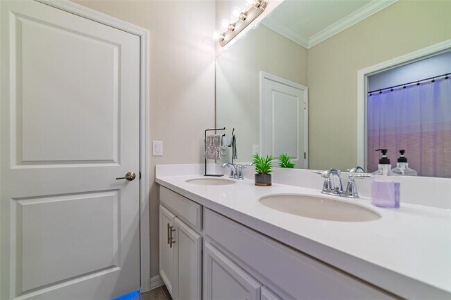 Building Photo - 34087 Astoria Cir