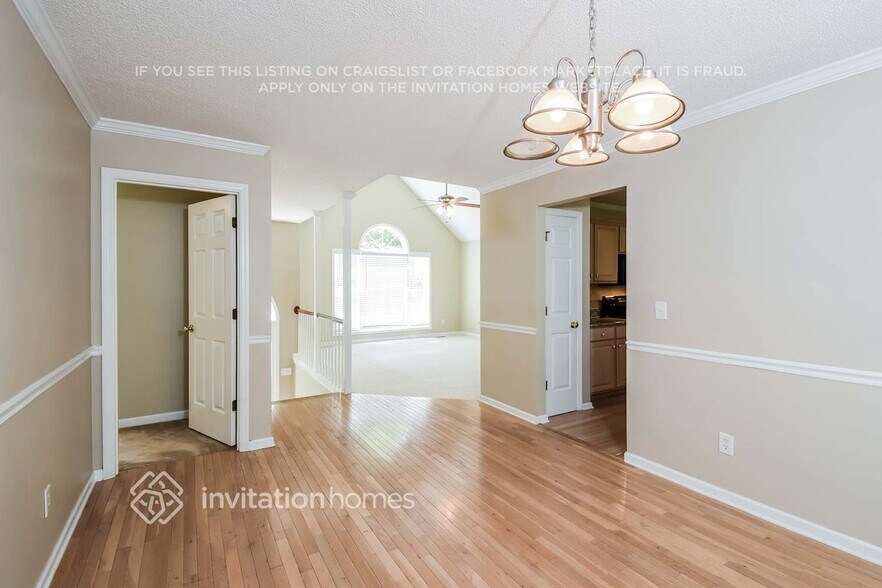 Building Photo - 110 Kenwood Dr