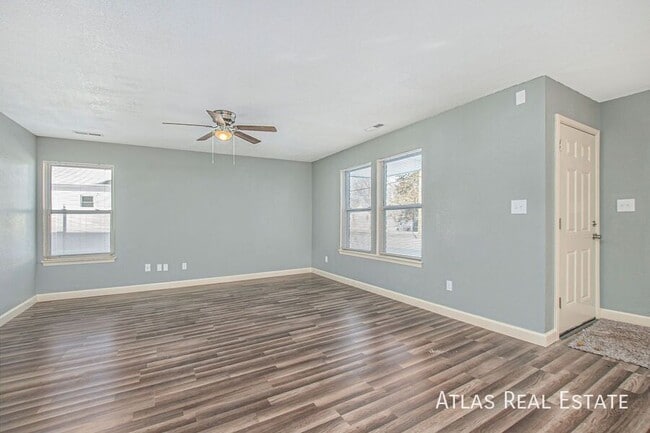 Building Photo - 403 SW 15 St