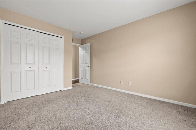 Building Photo - 15915 Morningside