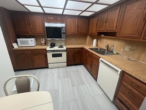 Building Photo - 5000 N Ocean Blvd