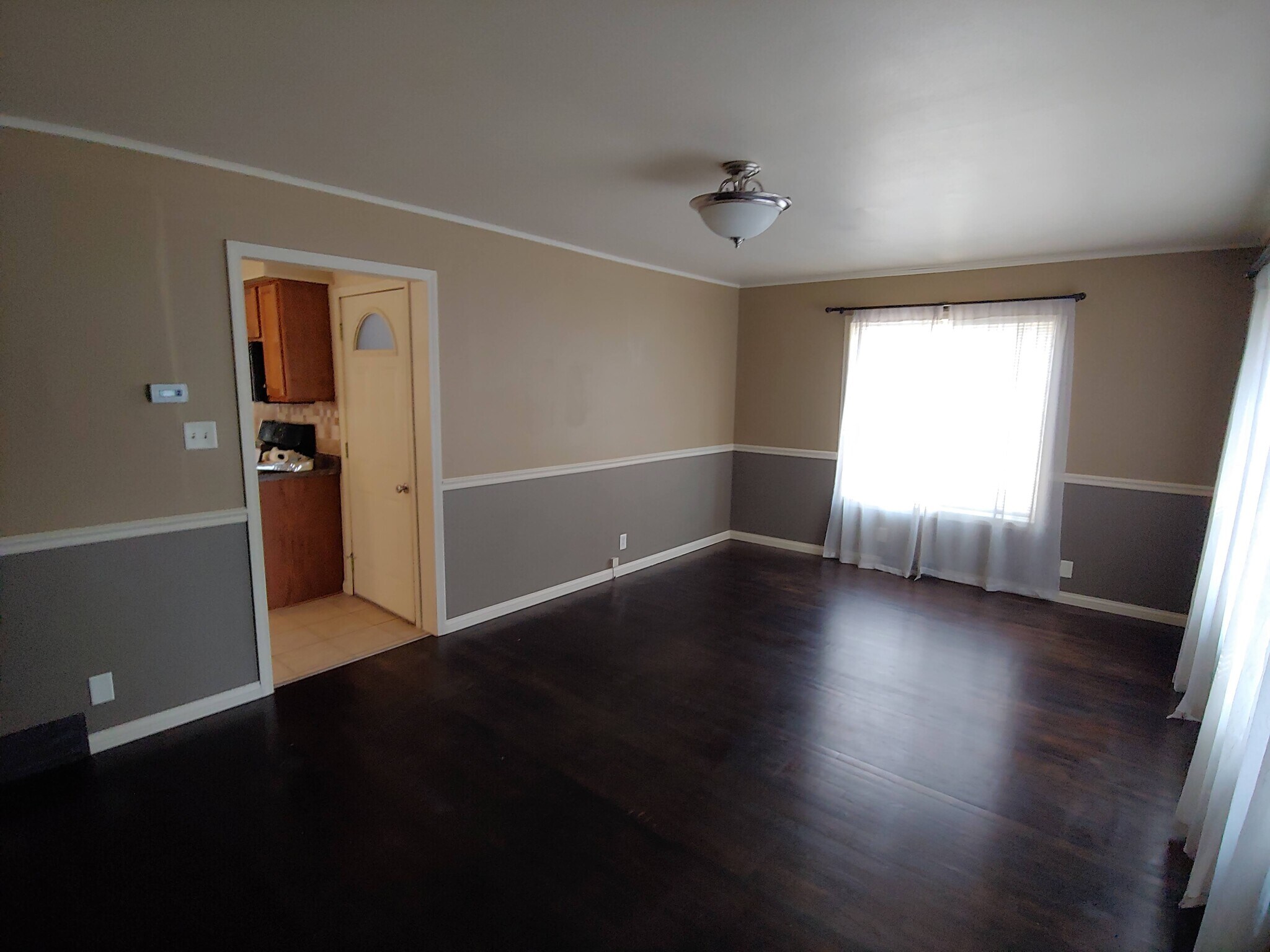 Living Room - 510 S 72nd St