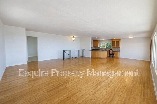 Building Photo - 1275 Buena Vista St