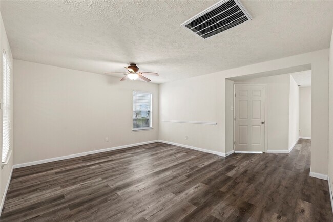 Building Photo - 20742 Fair Castle Dr