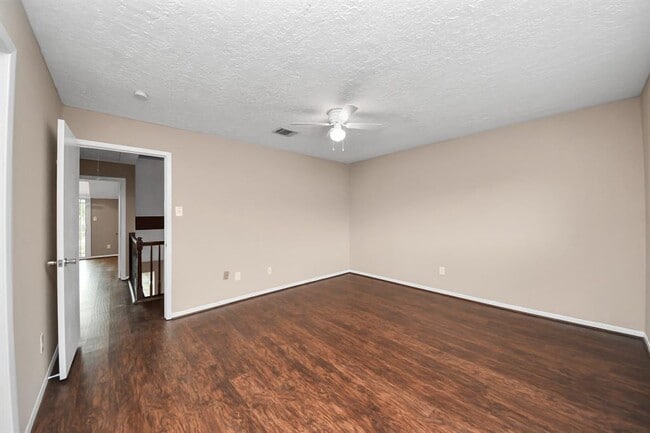 Building Photo - 3009 Beecave Dr