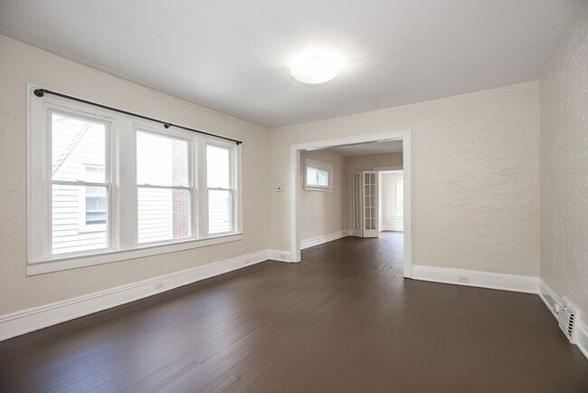 Building Photo - 3250 Berkshire Rd