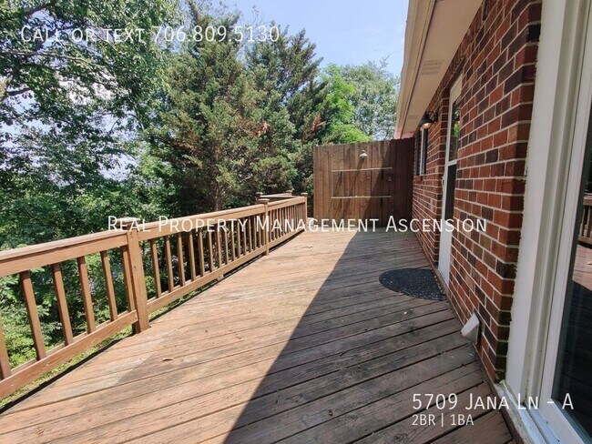 Building Photo - 5709 Jana Ln