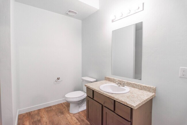 Building Photo - 734 E 500 S