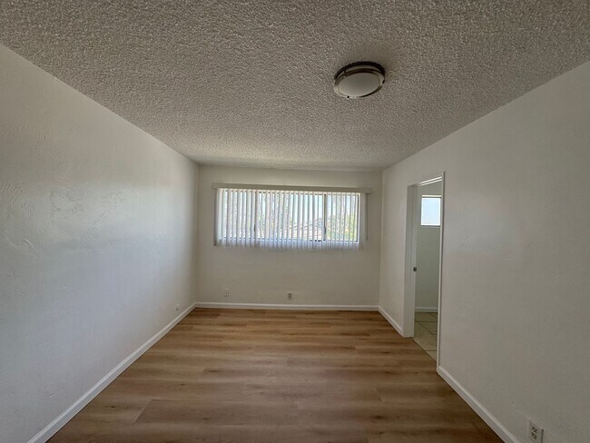 Building Photo - 3920-3932 Christmas Tree Ln