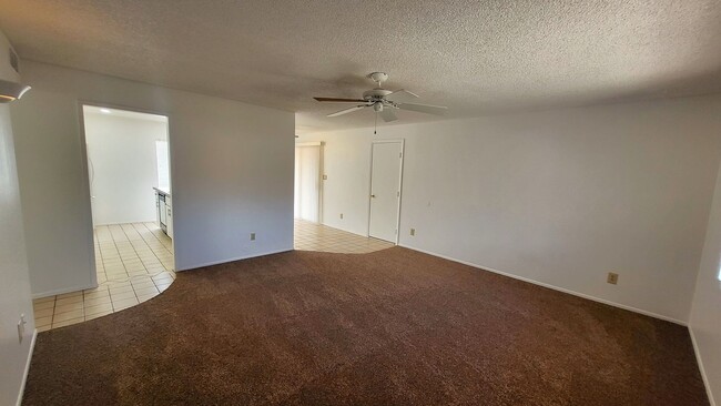 Building Photo - AFFORDABLE 55+ ADULT HOME IN AHWATUKEE!