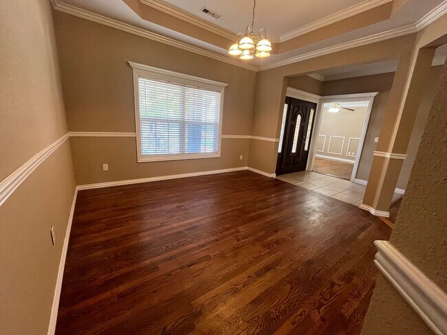 Building Photo - Bentonville 4 bedroom 3 car garage home near trails & Bentonville Square!