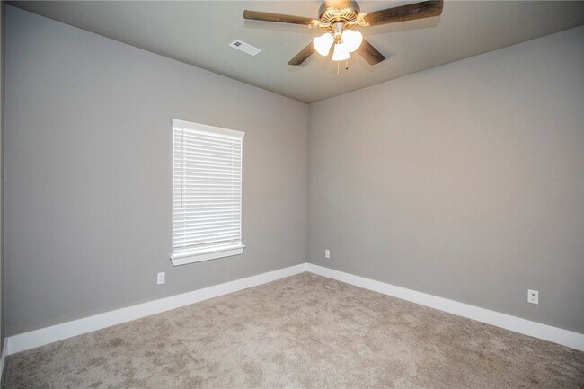 Building Photo - 2659 N Justin Dr