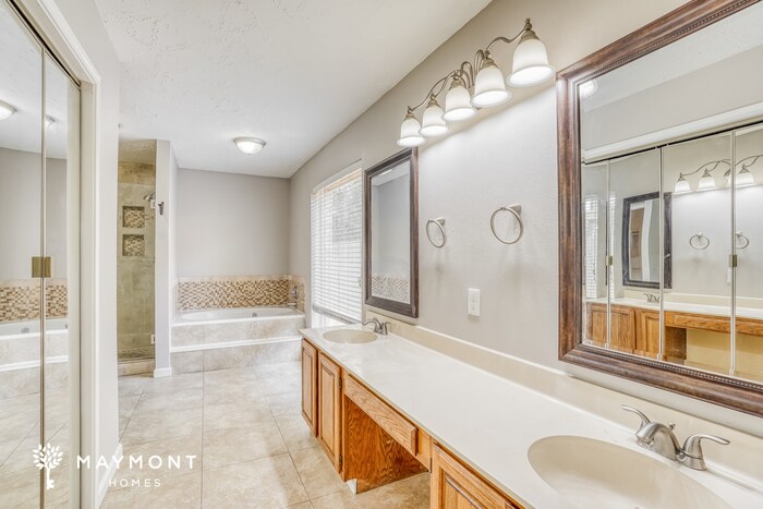 Building Photo - 11210 Crooked Pine Dr