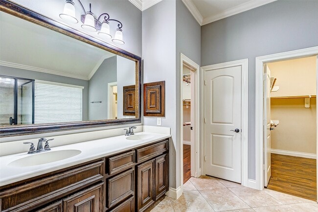 Building Photo - 27923 Silverstream Ct