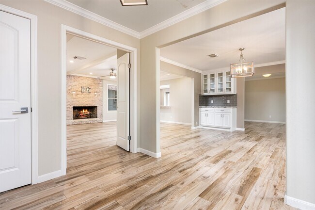 Building Photo - 14602 Oak Bend Dr