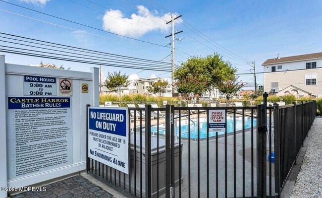 Building Photo - 1810 Central Ave